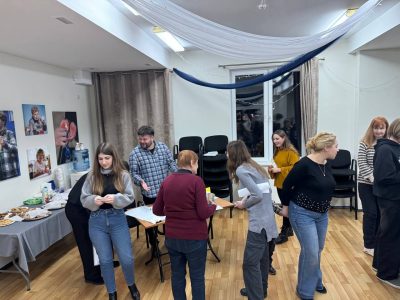 Creativitate în Mișcare: Atelierul de Arte